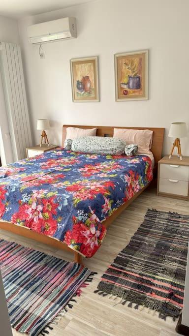 Kazanlak Large Guest House Apartment Near The Center With Full Kitchen & Dining Room, King Beds, Garden Patio, Free Parking & Self Check-In Exterior foto