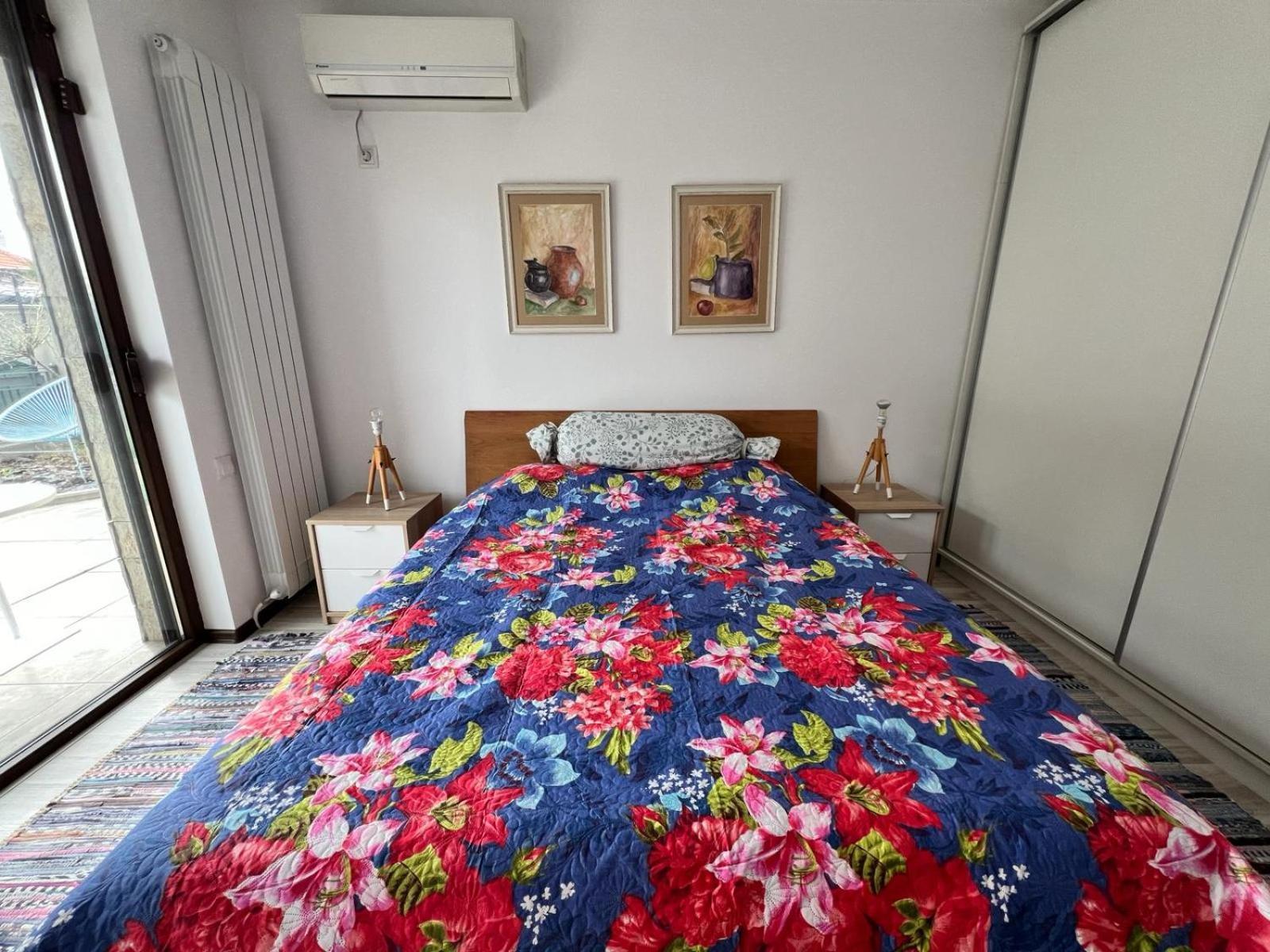 Kazanlak Large Guest House Apartment Near The Center With Full Kitchen & Dining Room, King Beds, Garden Patio, Free Parking & Self Check-In Exterior foto